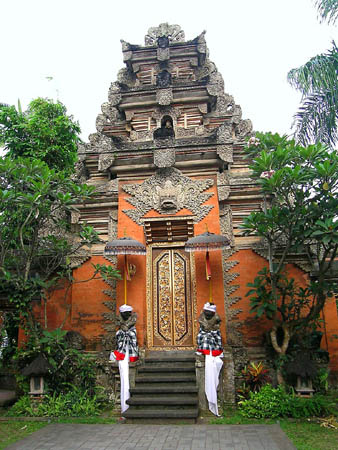 09 King's Palace at Ubud