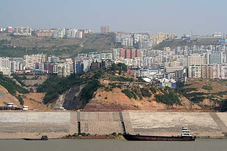 08 Relocation to highrises along the Yangtze