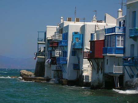 10 The back bars of Mykonos