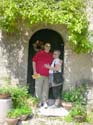 08 Ret and John under the arch