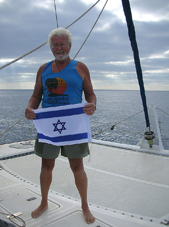 02 Gunter displays Israeli flag