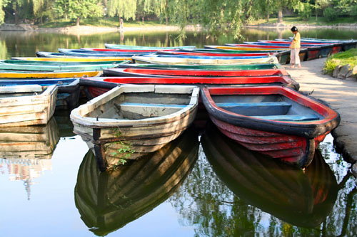 04 Rowboats on the city lake