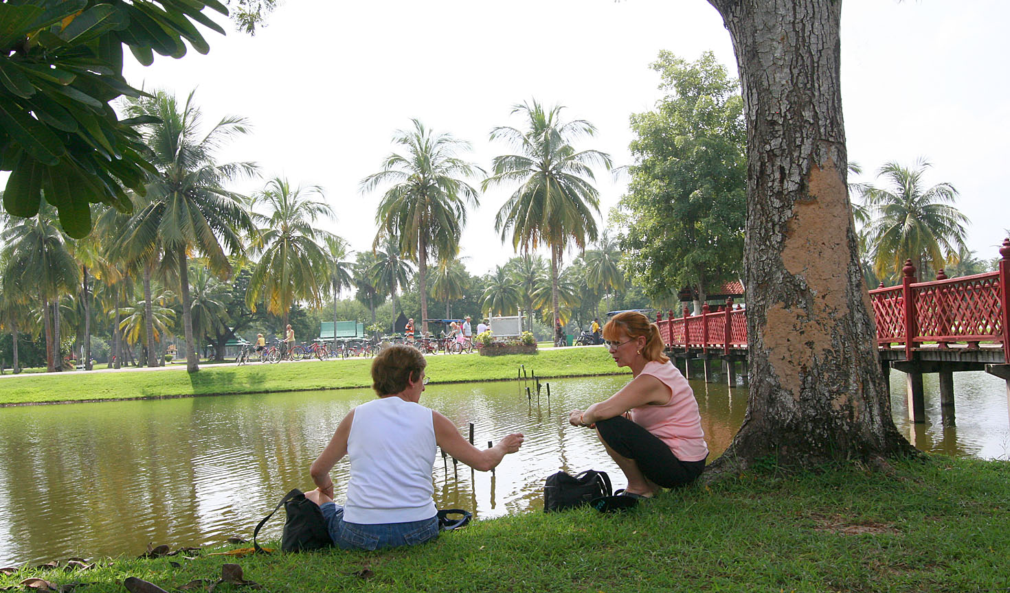 27  Judi and Marian talking by the lake