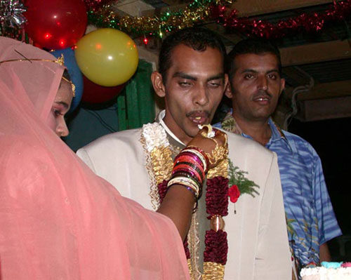 DSCN2080ShellyFeedsSenWeddi