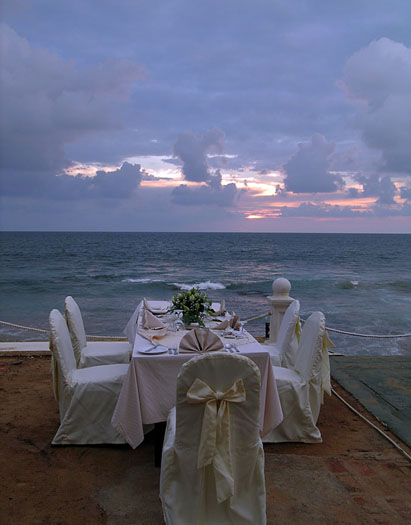 DSCN9984 Formal Table by the Sea, Colombo