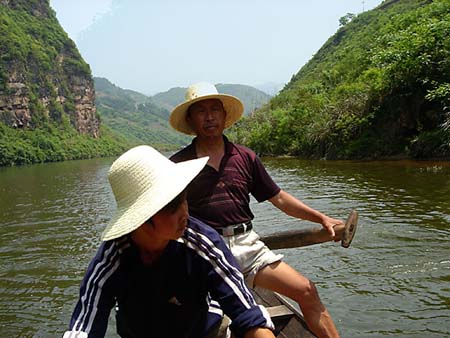 20 Rowers down Shennong Stream by Glen